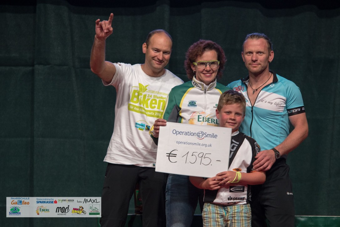 Team Anita Wolf-Eberl beim 24-Stunden Biken für den Klimaschutz Kaindorf bei Hartbergfür Operation Smile