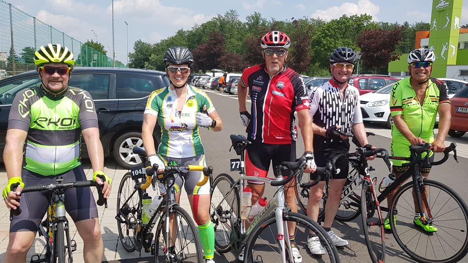 radmarathon gruppenfoto.jpg